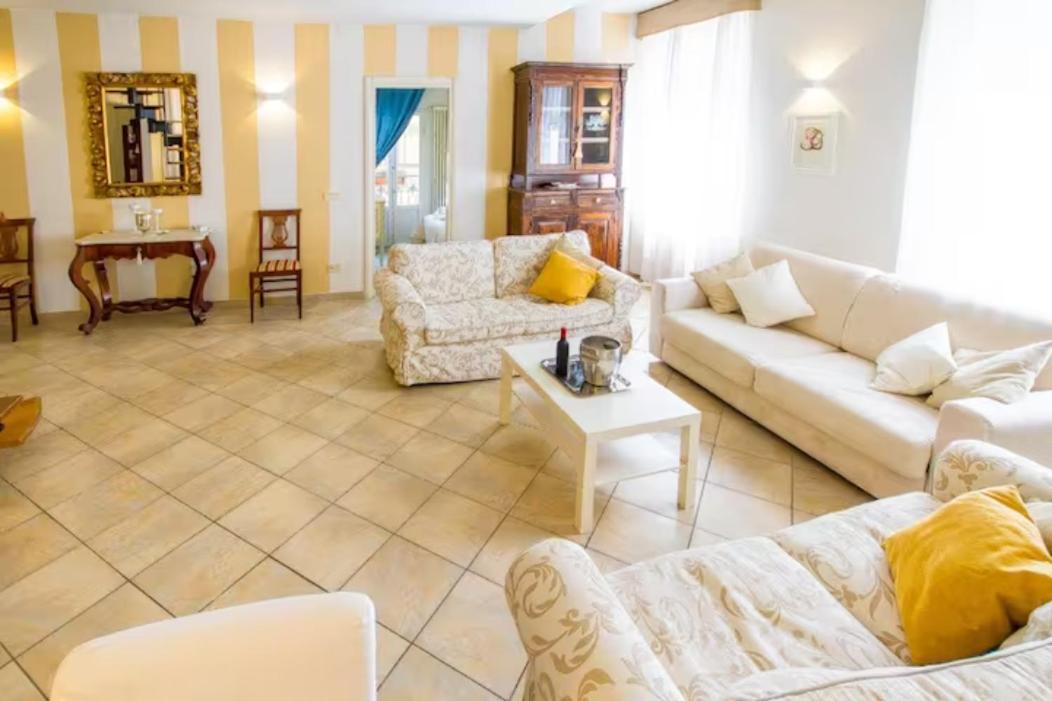 Appartamento Borgo Apostoli Florenz Exterior foto